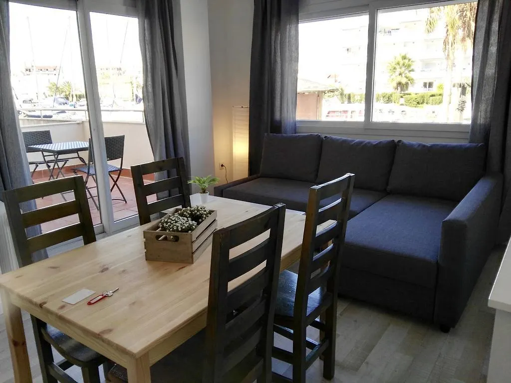 Vista Roses Mar - Apartamento Con Piscina 0*,  Španělsko